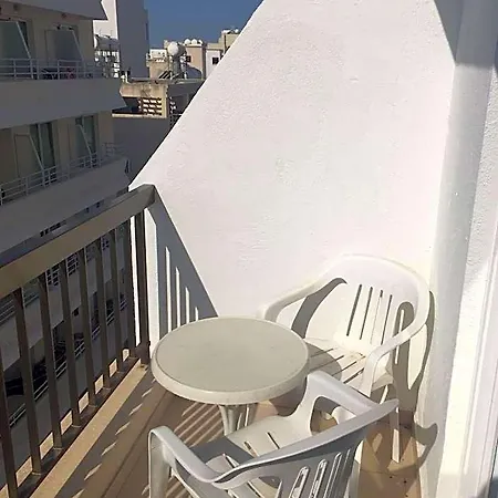 Nautilus Tourist Hotel apartamentowy Larnaca